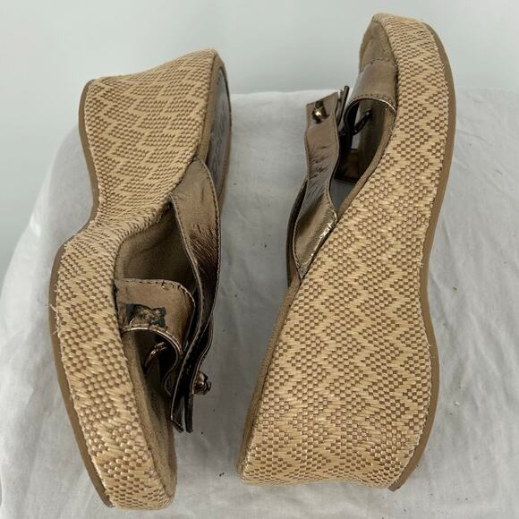 VTG y2k Women's Gold MUDD Painter Strappy Platform Slip On Thong Sandals Sz 9M - Picture 6 of 9
